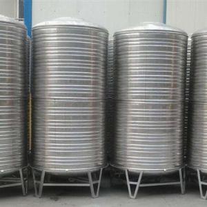 Stainless steel cylindrical insulated water tank